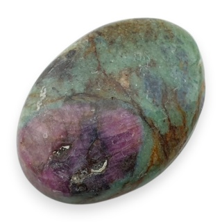 Rubin w fuchsycie kaboszon 24x18 mm nr 135