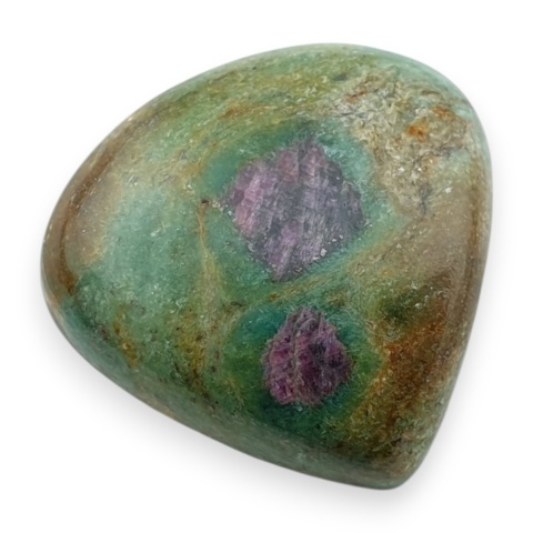 Rubin w fuchsycie kaboszon 24x23 mm nr 138