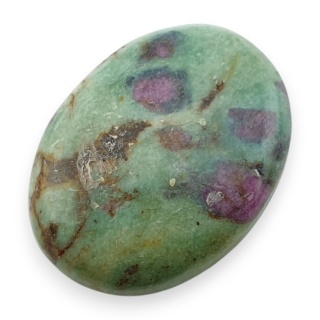 Rubin w fuchsycie kaboszon 25x19 mm nr 97