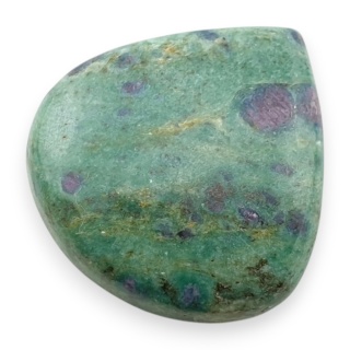 Rubin w fuchsycie kaboszon 26x24 mm nr 136