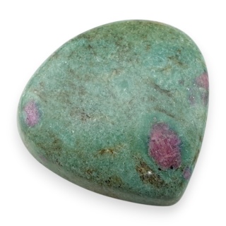 Rubin w fuchsycie kaboszon 26x25 mm nr 105