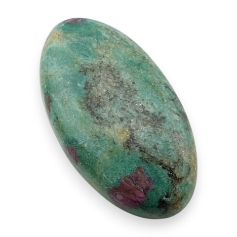 Rubin w fuchsycie kaboszon 29x17 mm nr 100