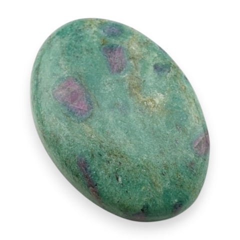 Rubin w fuchsycie kaboszon 29x20 mm nr 108