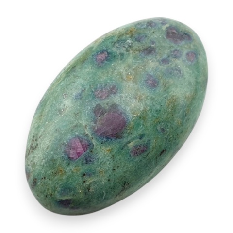 Rubin w fuchsycie kaboszon 31x18 mm nr 77