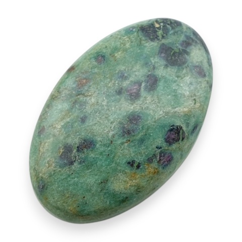 Rubin w fuchsycie kaboszon 32x20 mm nr 124