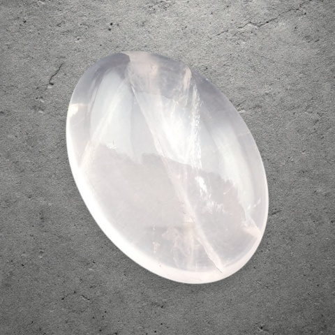 Kwarc różowy kaboszon 24x17 mm nr 275