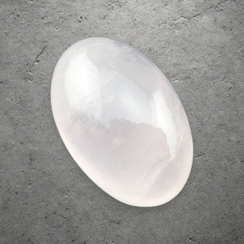 Rose quartz cabochon 27x18 mm no 205