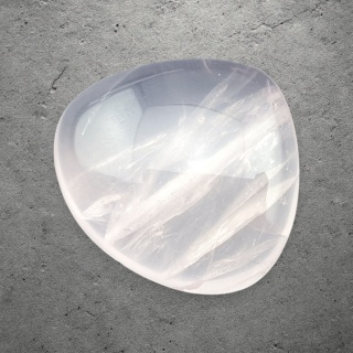 Kwarc różowy kaboszon 27x25 mm nr 196