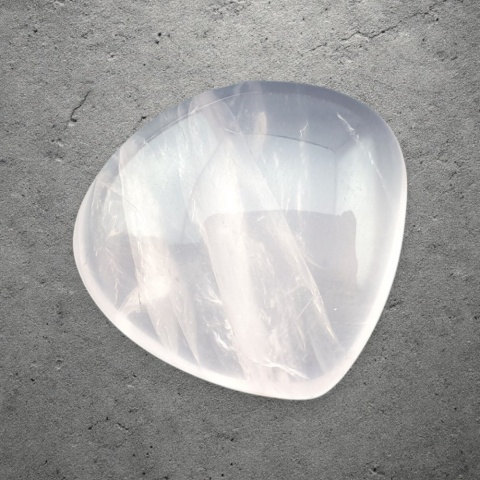 Kwarc różowy kaboszon 27x25 mm nr 196