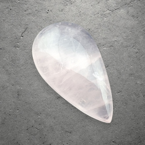 Kwarc różowy kaboszon 31x17 mm nr 183