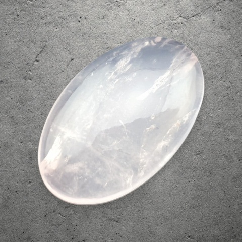 Rose quartz cabochon 31x19 mm no 237