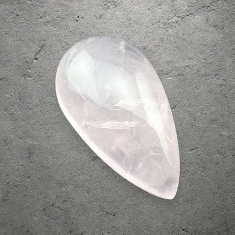 Kwarc różowy kaboszon 33x18 mm nr 181