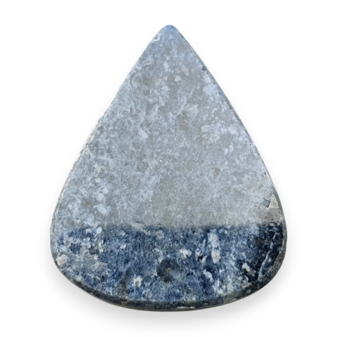 Dumortieryt kaboszon 26x21 mm nr 81