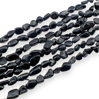 Czarny turmalin bryłka gładka 6-12 mm sznur
