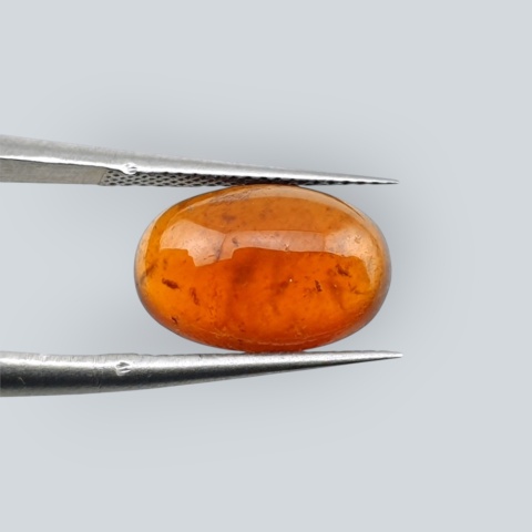 Granat Hessonit kaboszon 12x8 mm nr 126