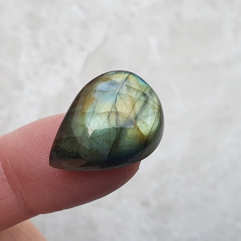 Labradoryt kaboszon 21x16 mm nr B617