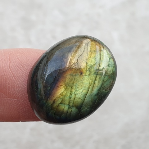 Labradoryt kaboszon 22x17 mm nr B638