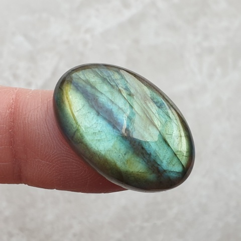 Labradoryt kaboszon 26x17 mm nr B637