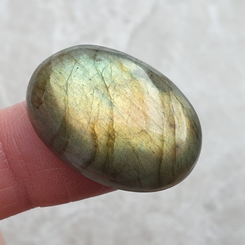 Labradoryt kaboszon 27x19 mm nr B653