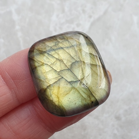 Labradoryt kaboszon 28x25 mm nr B631