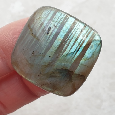 Labradoryt kaboszon 28x27 mm nr B639