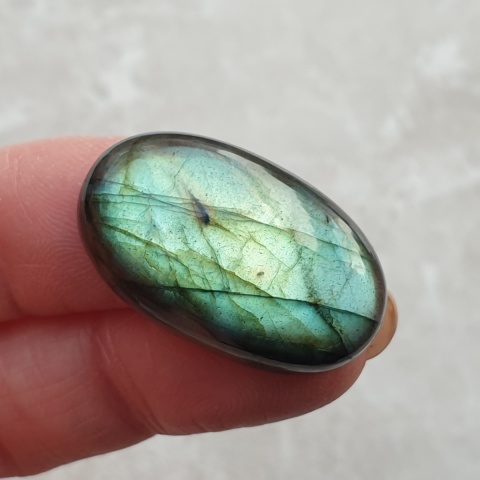 Labradoryt kaboszon 29x18 mm nr B635