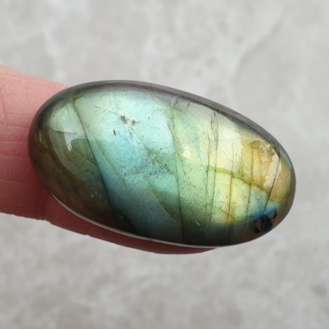 Labradoryt kaboszon 31x18 mm nr BB656