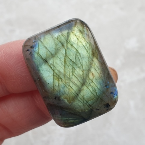 Labradoryt kaboszon 31x23 mm nr B619