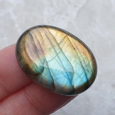 Labradorite cabochon 32x23 mm no B613
