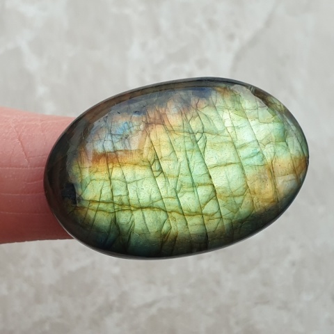 Labradoryt kaboszon 34x22 mm nr BB672