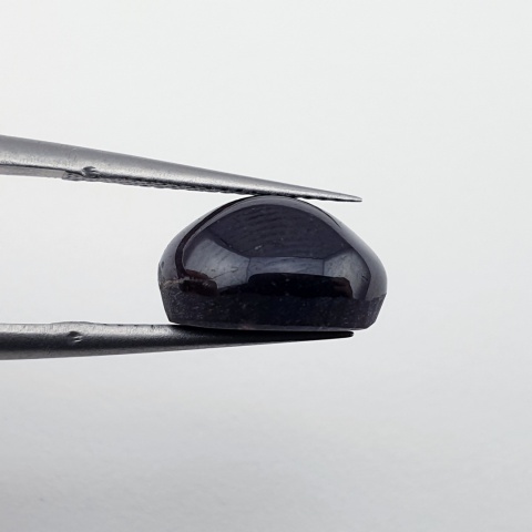 Granat gwiaździsty kaboszon 11x10 mm nr 142