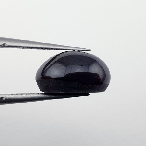 Granat gwiaździsty kaboszon 11x9 mm nr 275