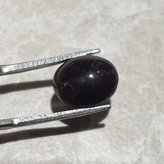 Granat gwiaździsty kaboszon 11x9 mm nr 300