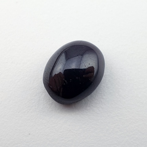 Granat gwiaździsty kaboszon 11x9 mm nr 300