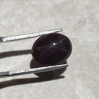 Granat gwiaździsty kaboszon 11x9 mm nr 311