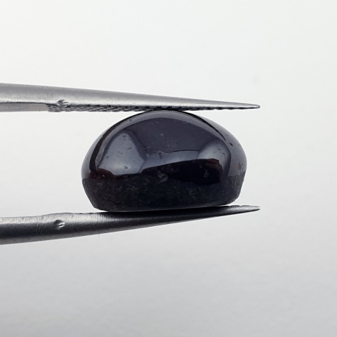 Granat gwiaździsty kaboszon 11x9 mm nr 321