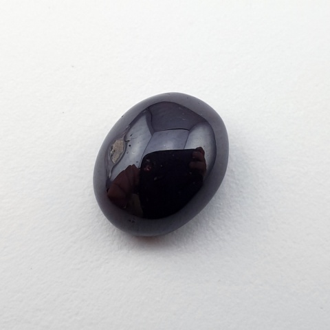 Granat gwiaździsty kaboszon 11x9 mm nr 328