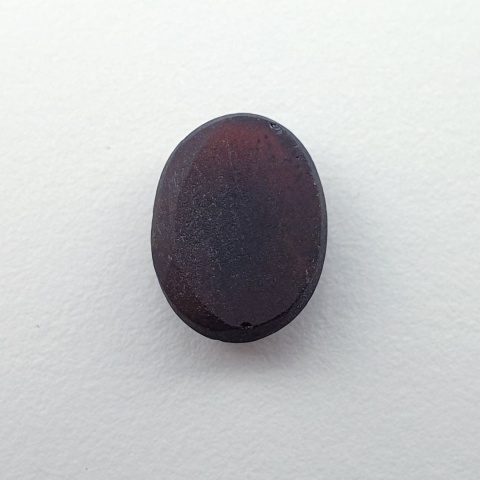 Granat gwiaździsty kaboszon 11x9 mm nr 332