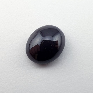 Granat gwiaździsty kaboszon 11x9 mm nr 335