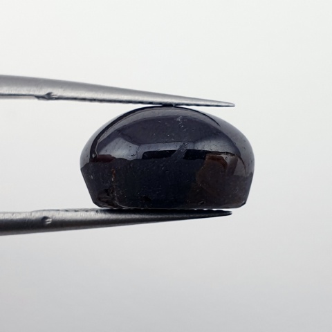 Granat gwiaździsty kaboszon 12x10 mm nr 139