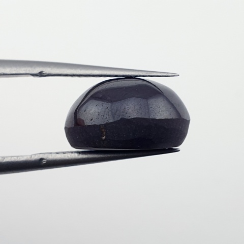 Granat gwiaździsty kaboszon 12x10 mm nr 306