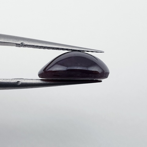 Granat gwiaździsty kaboszon 12x10 mm nr 331