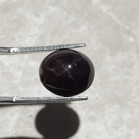 Granat gwiaździsty kaboszon 12x11 mm nr 183