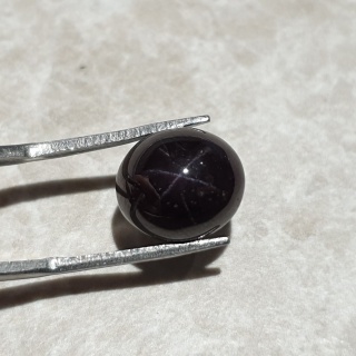 Granat gwiaździsty kaboszon 12x11 mm nr 215