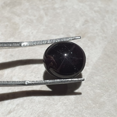 Granat gwiaździsty kaboszon 12x11 mm nr 245