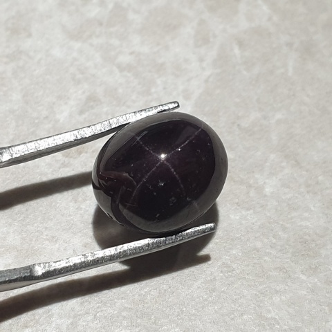 Granat gwiaździsty kaboszon 12x11 mm nr 268