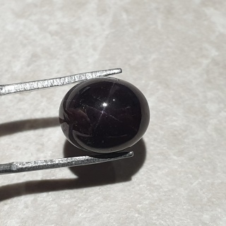 Granat gwiaździsty kaboszon 12x11 mm nr 281