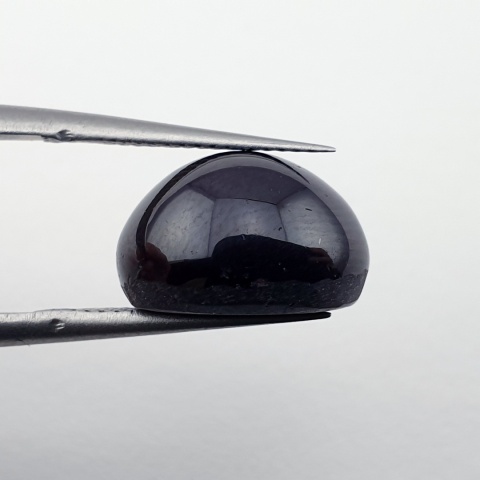 Granat gwiaździsty kaboszon 12x11 mm nr 281