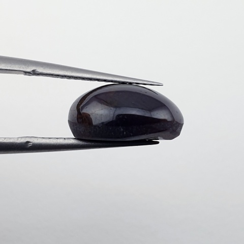 Granat gwiaździsty kaboszon 12x9 mm nr 241