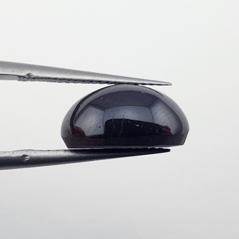 Granat gwiaździsty kaboszon 12x9 mm nr 262